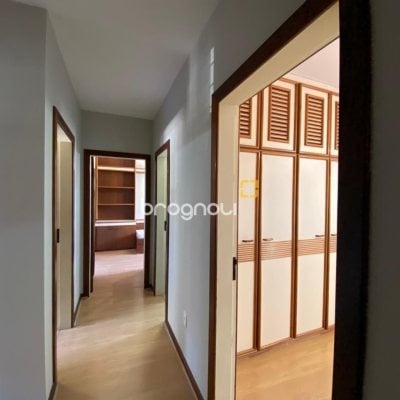 Casa com 304m², 4 quartos (sendo 2 suítes), 2 garagens, no bairro João Paulo em Florianópolis