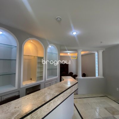 Casa com 304m², 4 quartos (sendo 2 suítes), 2 garagens, no bairro João Paulo em Florianópolis