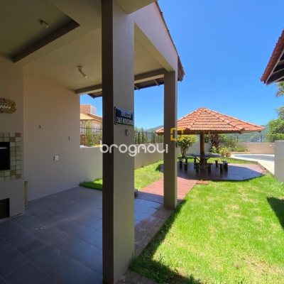 Casa com 304m², 4 quartos (sendo 2 suítes), 2 garagens, no bairro João Paulo em Florianópolis