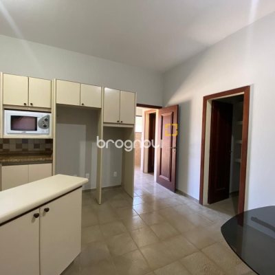 Casa com 304m², 4 quartos (sendo 2 suítes), 2 garagens, no bairro João Paulo em Florianópolis