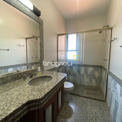 Casa com 304m², 4 quartos (sendo 2 suítes), 2 garagens, no bairro João Paulo em Florianópolis