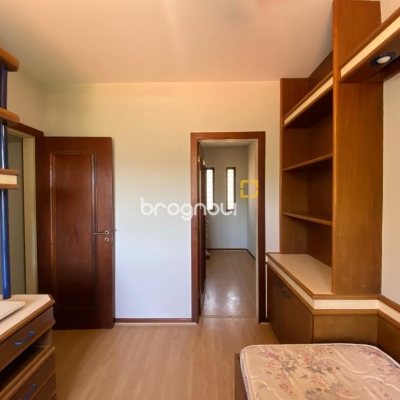 Casa com 304m², 4 quartos (sendo 2 suítes), 2 garagens, no bairro João Paulo em Florianópolis