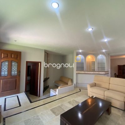 Casa com 304m², 4 quartos (sendo 2 suítes), 2 garagens, no bairro João Paulo em Florianópolis