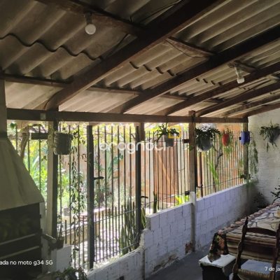 Casa com 182m², 3 quartos, 2 garagens, no bairro Vargem Grande em Florianópolis