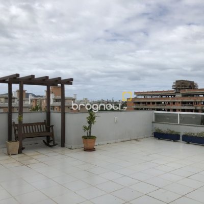 Cobertura com 139m², 2 quartos (sendo 1 suíte), 1 garagem, no bairro São João do Rio Vermelho em Florianópolis