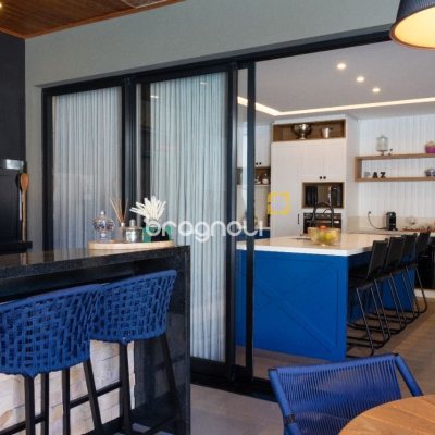 Casa de Condomínio com 346m², 3 quartos (sendo 3 suítes), 2 garagens, no bairro Vargem Pequena em Florianópolis
