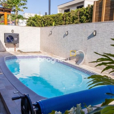 Casa de Condomínio com 346m², 3 quartos (sendo 3 suítes), 2 garagens, no bairro Vargem Pequena em Florianópolis