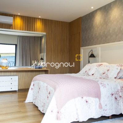 Casa de Condomínio com 346m², 3 quartos (sendo 3 suítes), 2 garagens, no bairro Vargem Pequena em Florianópolis