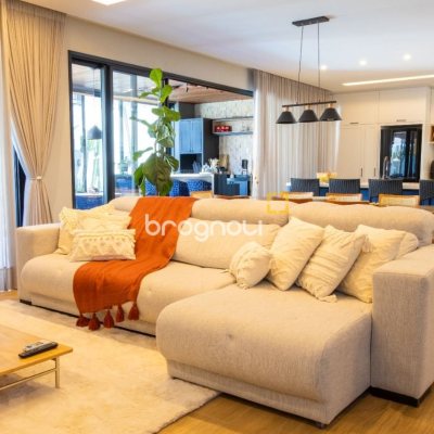 Casa de Condomínio com 346m², 3 quartos (sendo 3 suítes), 2 garagens, no bairro Vargem Pequena em Florianópolis