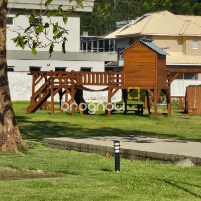 Casa de Condomínio com 346m², 3 quartos (sendo 3 suítes), 2 garagens, no bairro Vargem Pequena em Florianópolis