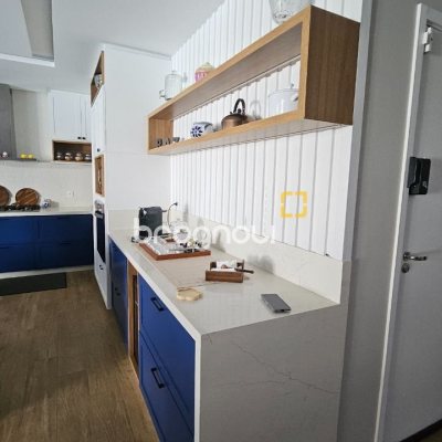 Casa de Condomínio com 346m², 3 quartos (sendo 3 suítes), 2 garagens, no bairro Vargem Pequena em Florianópolis