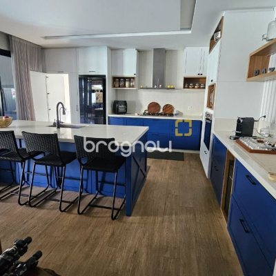 Casa de Condomínio com 346m², 3 quartos (sendo 3 suítes), 2 garagens, no bairro Vargem Pequena em Florianópolis