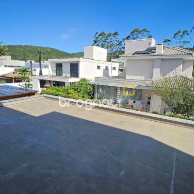 Casa de Condomínio com 346m², 3 quartos (sendo 3 suítes), 2 garagens, no bairro Vargem Pequena em Florianópolis