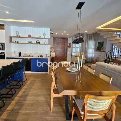 Casa de Condomínio com 346m², 3 quartos (sendo 3 suítes), 2 garagens, no bairro Vargem Pequena em Florianópolis