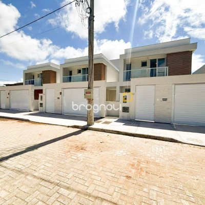 Casa com 138m², 3 quartos (sendo 3 suítes), 2 garagens, no bairro Ingleses do Rio Vermelho em Florianópolis