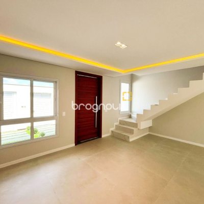 Casa com 138m², 3 quartos (sendo 3 suítes), 2 garagens, no bairro Ingleses do Rio Vermelho em Florianópolis