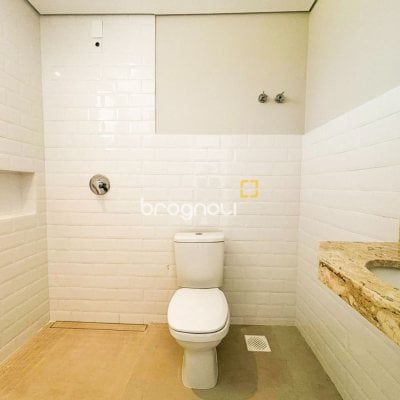 Casa com 138m², 3 quartos (sendo 3 suítes), 2 garagens, no bairro Ingleses do Rio Vermelho em Florianópolis