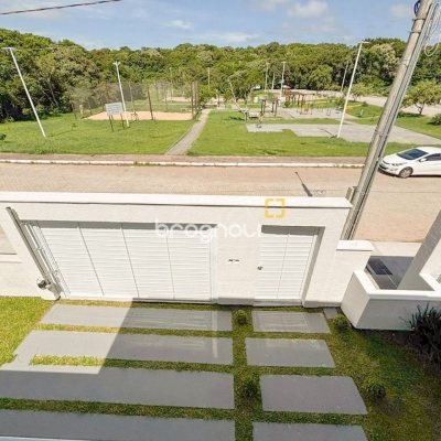 Casa com 138m², 3 quartos (sendo 3 suítes), 2 garagens, no bairro Ingleses do Rio Vermelho em Florianópolis