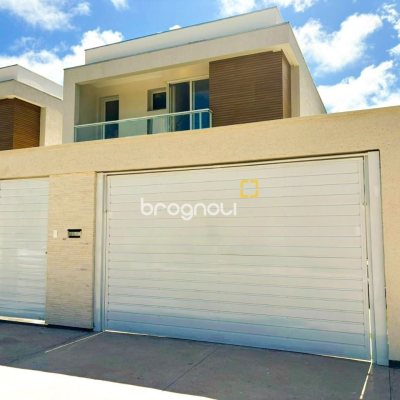 Casa com 138m², 3 quartos (sendo 3 suítes), 2 garagens, no bairro Ingleses do Rio Vermelho em Florianópolis