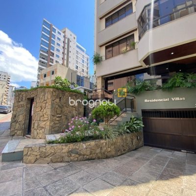 Apartamento com 254m², 3 quartos (sendo 3 suítes), 2 garagens, no bairro Centro em Florianópolis