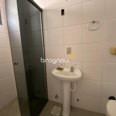 Apartamento com 254m², 3 quartos (sendo 3 suítes), 2 garagens, no bairro Centro em Florianópolis