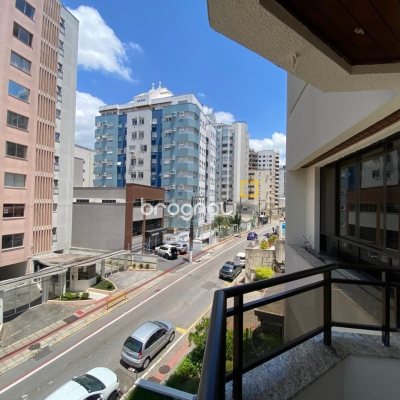 Apartamento com 254m², 3 quartos (sendo 3 suítes), 2 garagens, no bairro Centro em Florianópolis