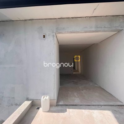 Casa com 130m², 4 quartos (sendo 1 suíte), 2 garagens, no bairro Campeche em Florianópolis