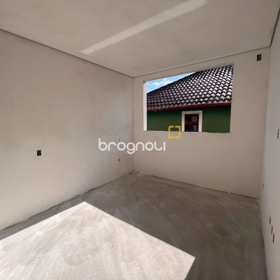 Casa com 130m², 4 quartos (sendo 1 suíte), 2 garagens, no bairro Campeche em Florianópolis