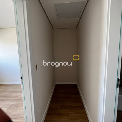 Casa com 130m², 4 quartos (sendo 1 suíte), 2 garagens, no bairro Campeche em Florianópolis