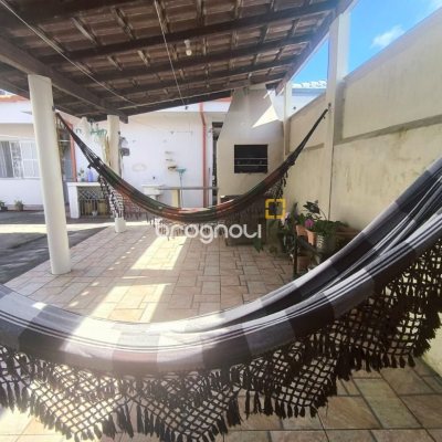 Casa com 153m², 3 quartos (sendo 1 suíte), no bairro Parque São Jorge em Florianópolis