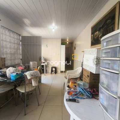 Casa com 153m², 3 quartos (sendo 1 suíte), no bairro Parque São Jorge em Florianópolis