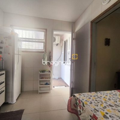 Casa com 153m², 3 quartos (sendo 1 suíte), no bairro Parque São Jorge em Florianópolis