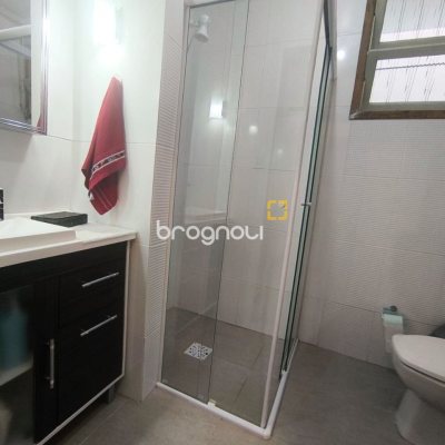 Casa com 153m², 3 quartos (sendo 1 suíte), no bairro Parque São Jorge em Florianópolis