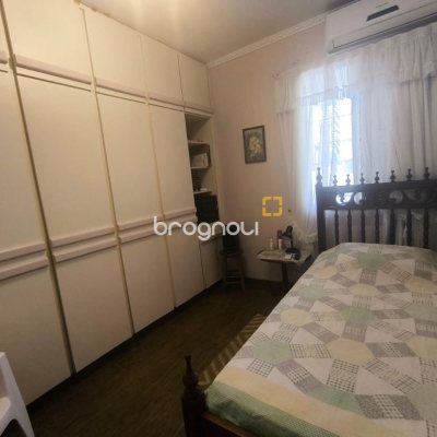 Casa com 153m², 3 quartos (sendo 1 suíte), no bairro Parque São Jorge em Florianópolis