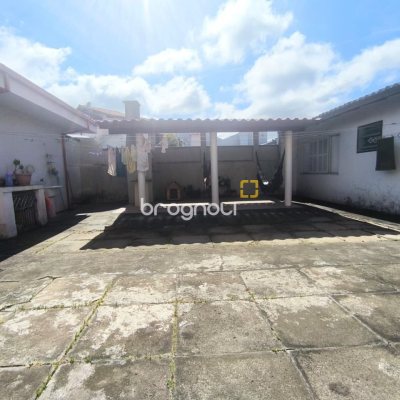 Casa com 153m², 3 quartos (sendo 1 suíte), no bairro Parque São Jorge em Florianópolis