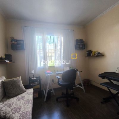Casa com 153m², 3 quartos (sendo 1 suíte), no bairro Parque São Jorge em Florianópolis