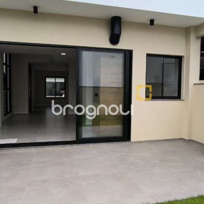 Casa de Condomínio com 150m², 3 quartos (sendo 1 suíte), 2 garagens, no bairro Beira Rio em Biguaçu
