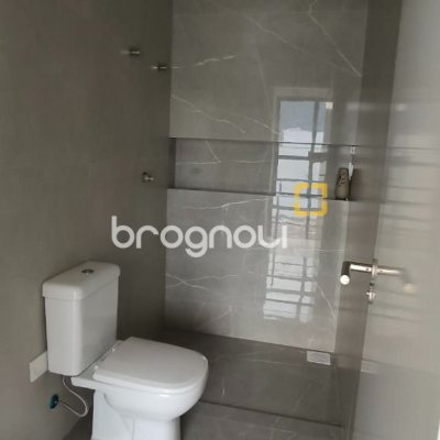 Casa de Condomínio com 150m², 3 quartos (sendo 1 suíte), 2 garagens, no bairro Beira Rio em Biguaçu