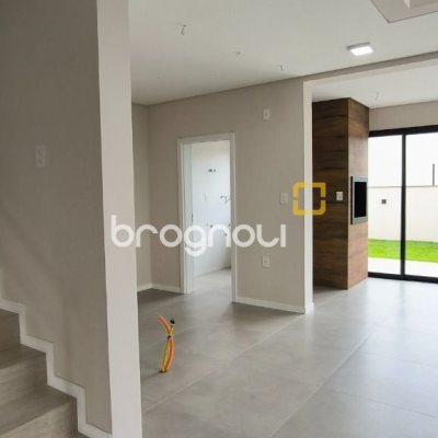 Casa de Condomínio com 150m², 3 quartos (sendo 1 suíte), 2 garagens, no bairro Beira Rio em Biguaçu