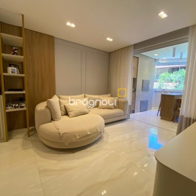 Apartamento com 90m², 4 quartos (sendo 1 suíte), 2 garagens, no bairro João Paulo em Florianópolis
