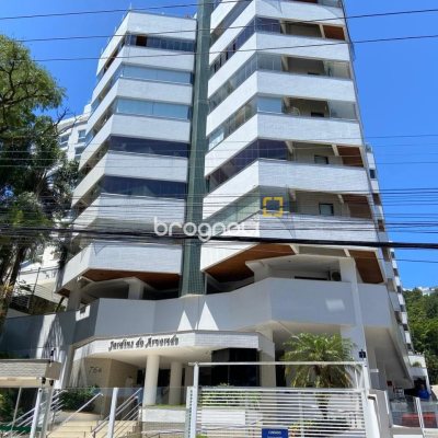 Apartamento com 90m², 4 quartos (sendo 1 suíte), 2 garagens, no bairro João Paulo em Florianópolis