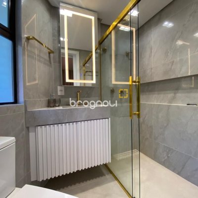 Apartamento com 90m², 4 quartos (sendo 1 suíte), 2 garagens, no bairro João Paulo em Florianópolis