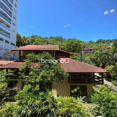 Apartamento com 90m², 4 quartos (sendo 1 suíte), 2 garagens, no bairro João Paulo em Florianópolis