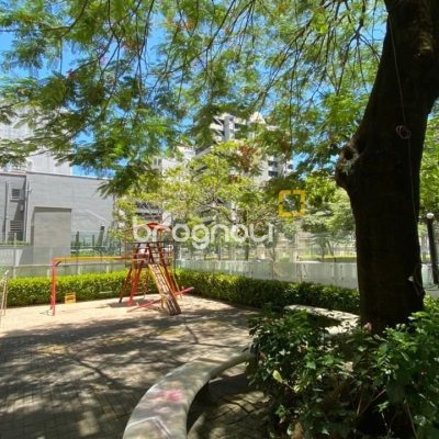 Apartamento com 144m², 3 quartos (sendo 1 suíte), 1 garagem, no bairro Centro em Florianópolis