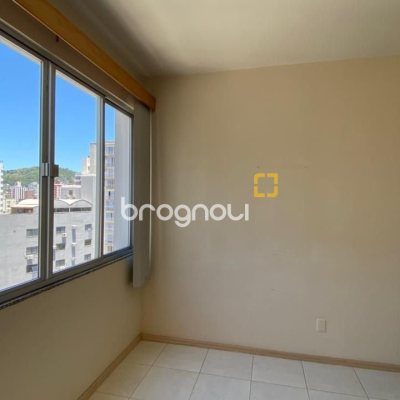 Apartamento com 144m², 3 quartos (sendo 1 suíte), 1 garagem, no bairro Centro em Florianópolis