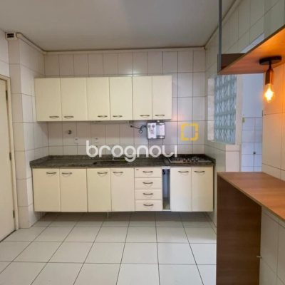 Apartamento com 144m², 3 quartos (sendo 1 suíte), 1 garagem, no bairro Centro em Florianópolis