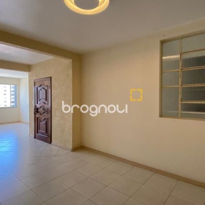 Apartamento com 144m², 3 quartos (sendo 1 suíte), 1 garagem, no bairro Centro em Florianópolis