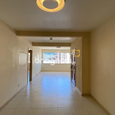 Apartamento com 144m², 3 quartos (sendo 1 suíte), 1 garagem, no bairro Centro em Florianópolis