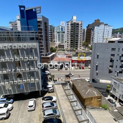 Apartamento com 144m², 3 quartos (sendo 1 suíte), 1 garagem, no bairro Centro em Florianópolis