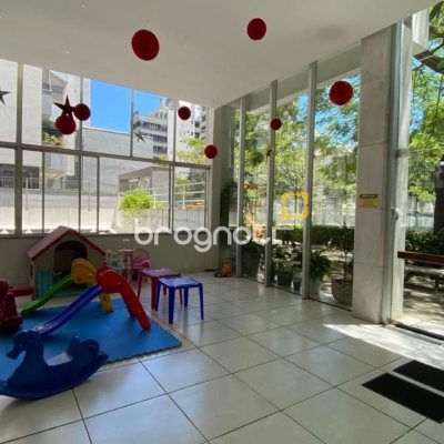 Apartamento com 144m², 3 quartos (sendo 1 suíte), 1 garagem, no bairro Centro em Florianópolis